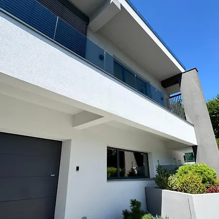 Hilltop Atelier * 布拉索夫